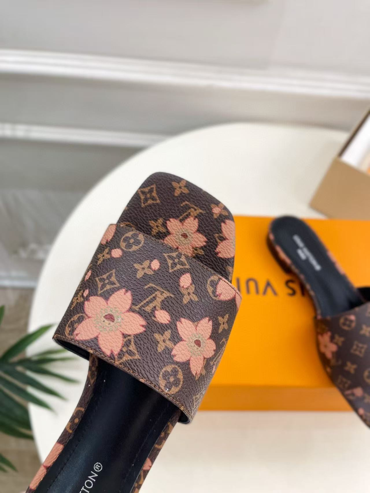 UA LV SLIDES