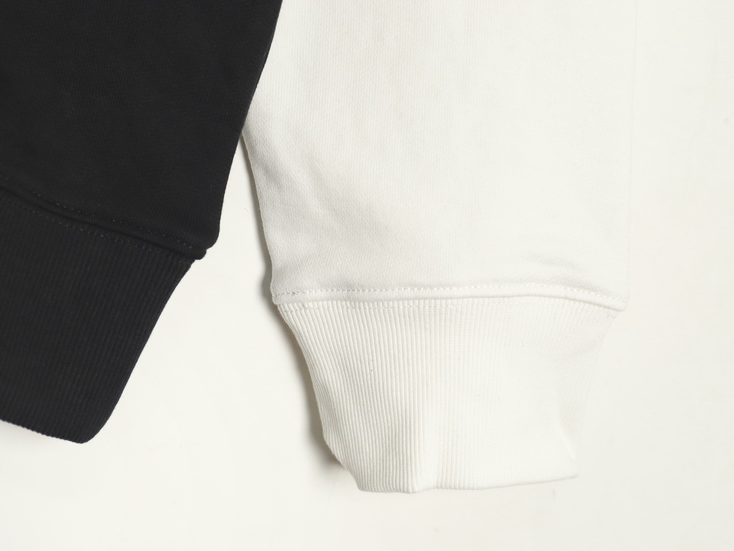 G*u*i 24fw hoodies