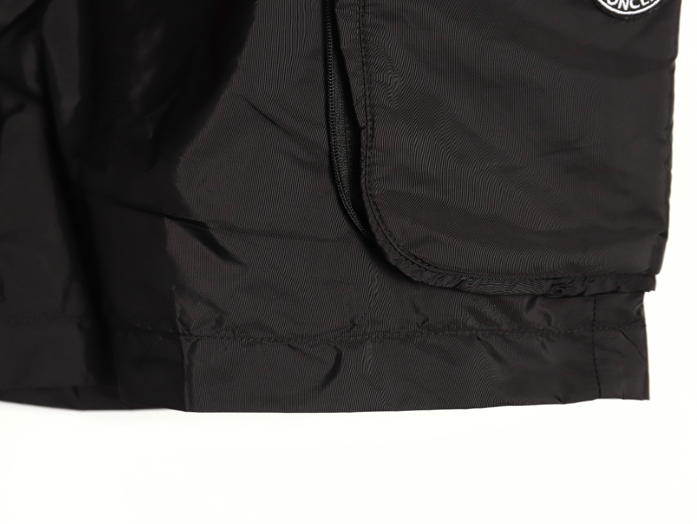 M0nc1er shorts