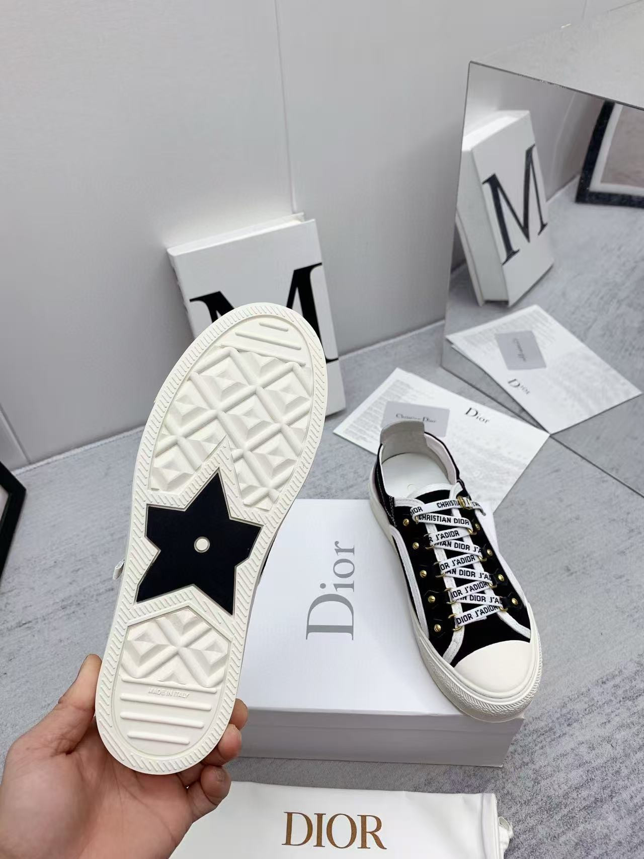 ua D*or walk