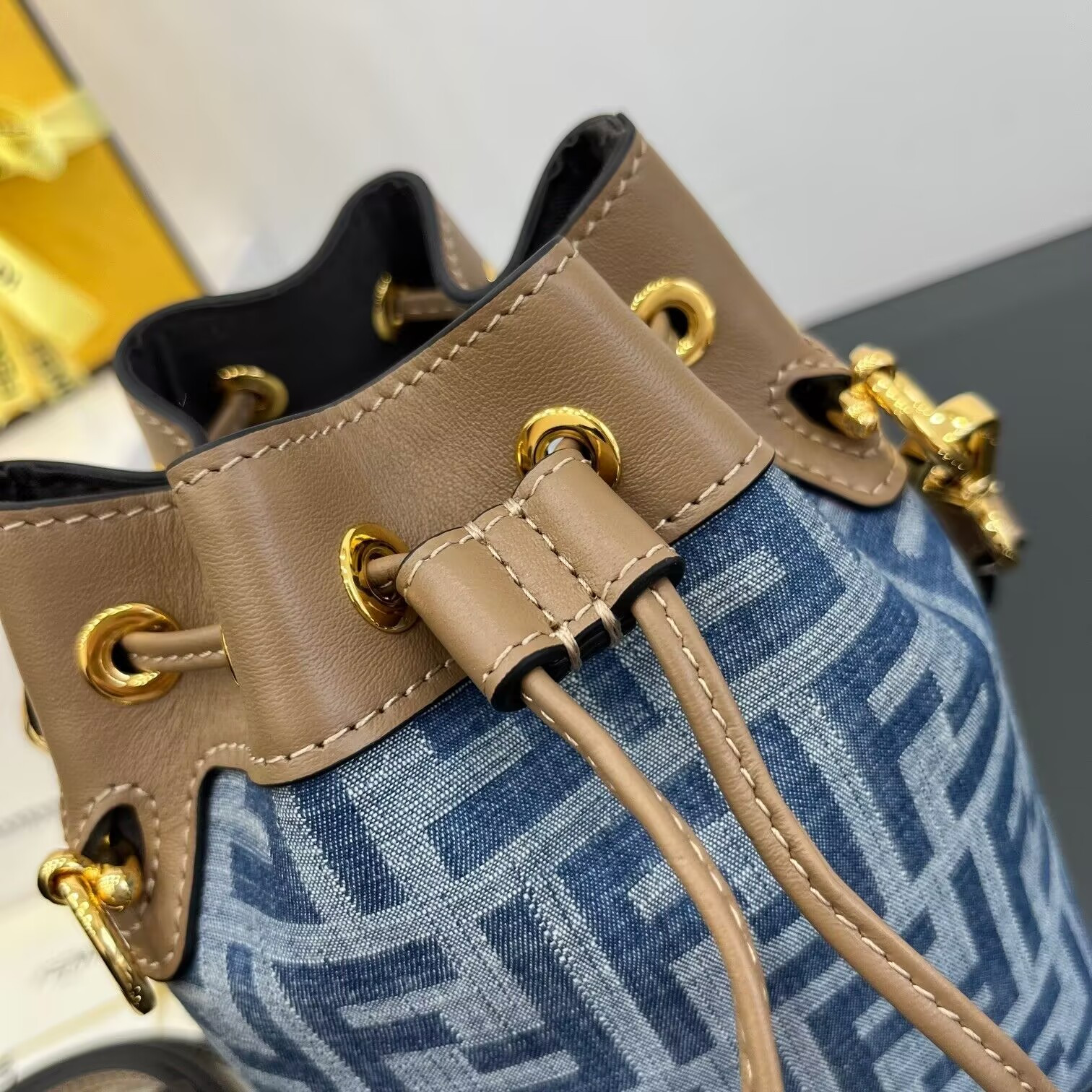 f**di mon tresor mini ff De*1m fabric bucket bag 18x12x10cm