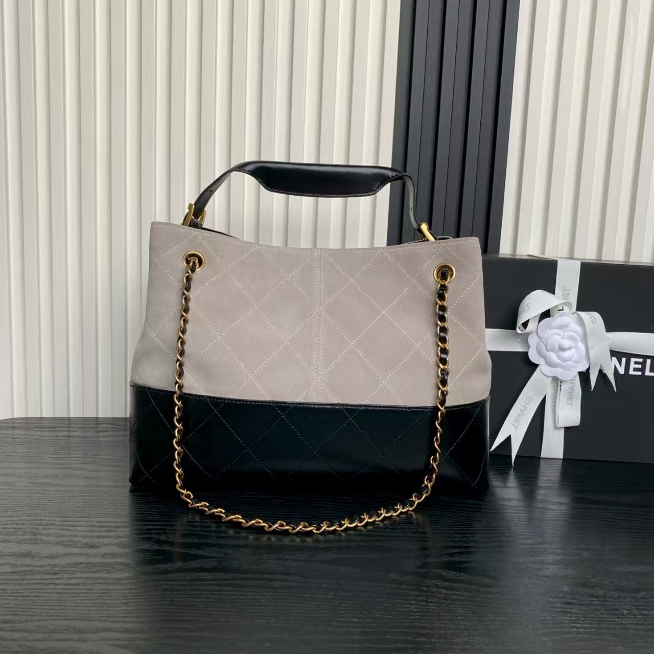 Ch*el small shopping bag as5634 24x36x14cm