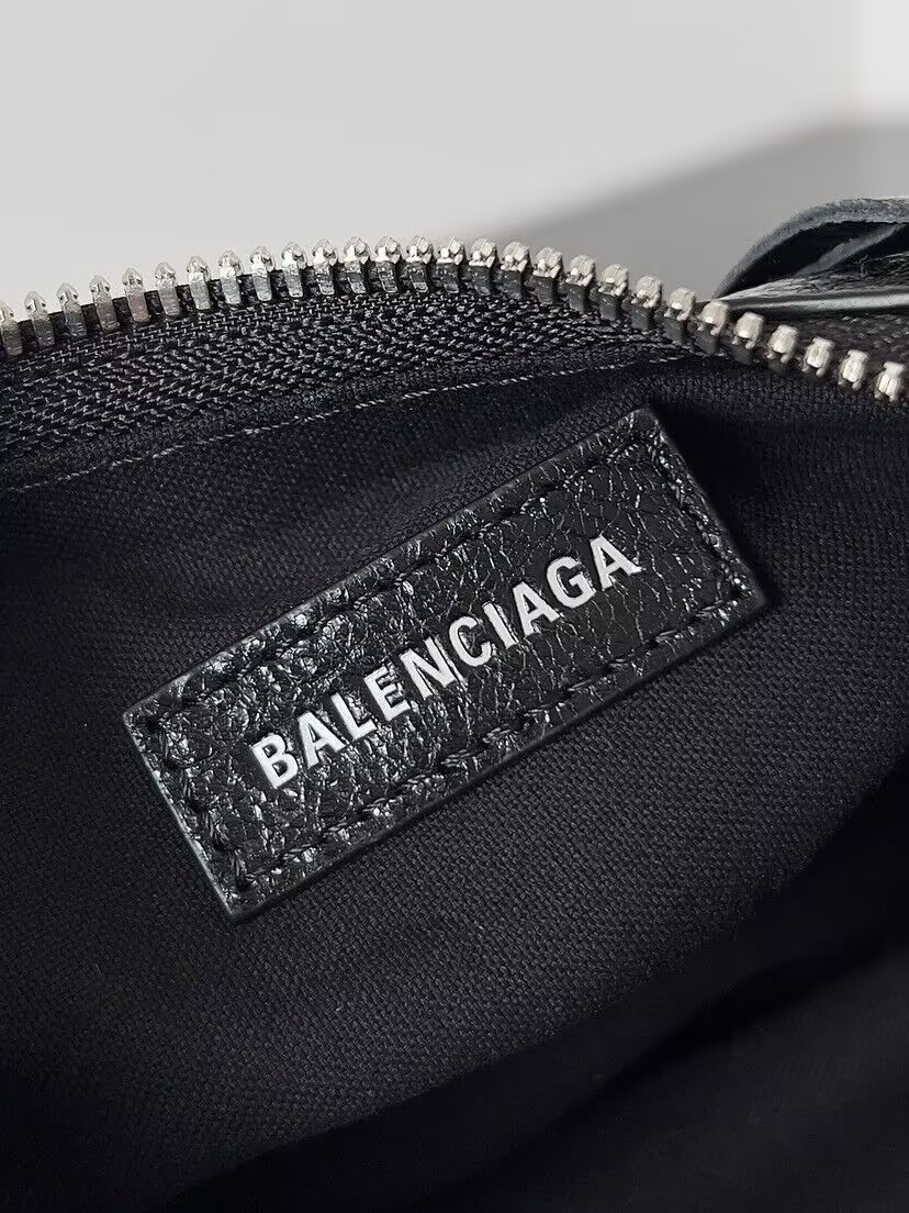 Ba*len*cia*ga women