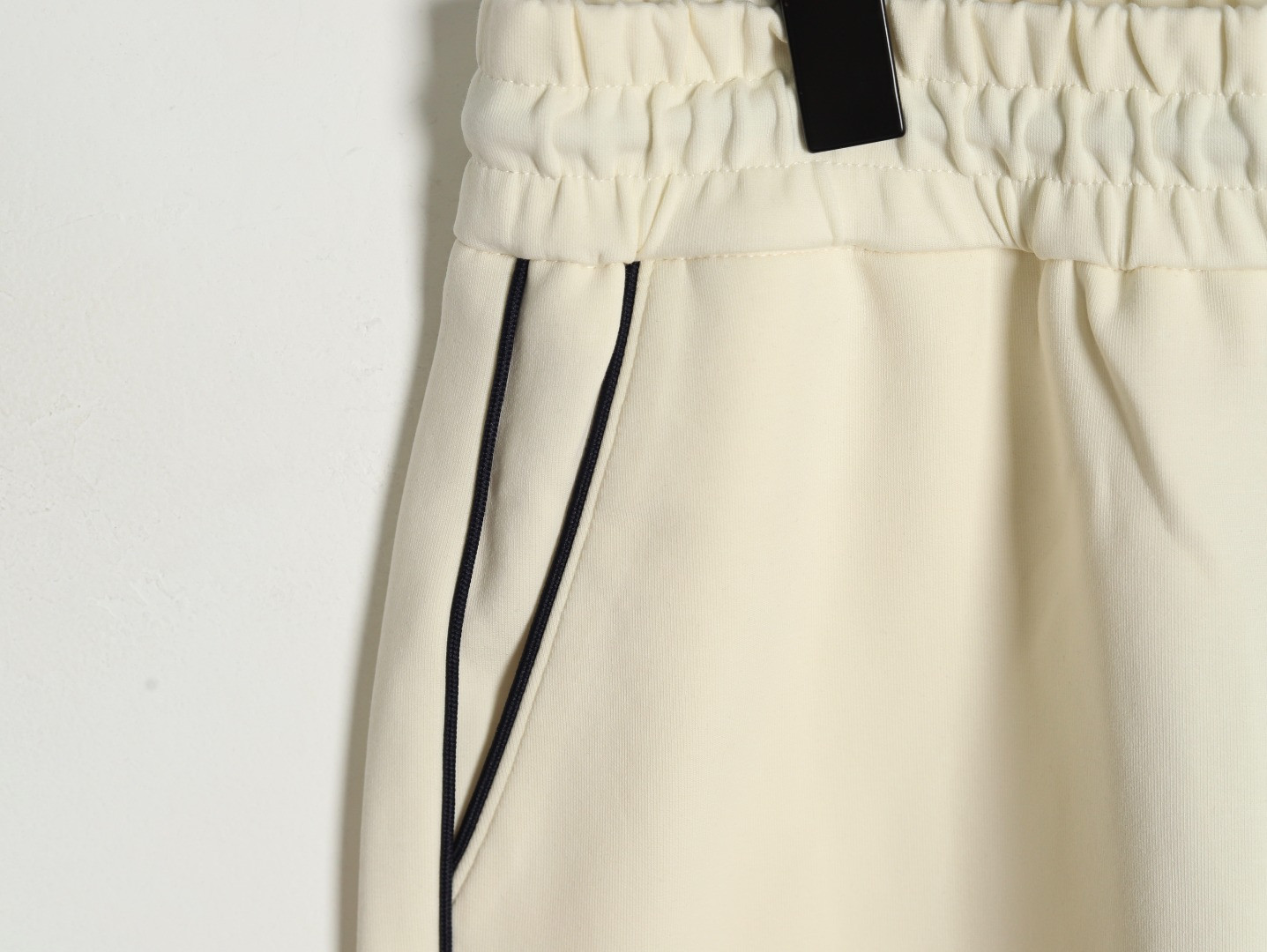 G*u*i 25ss shorts