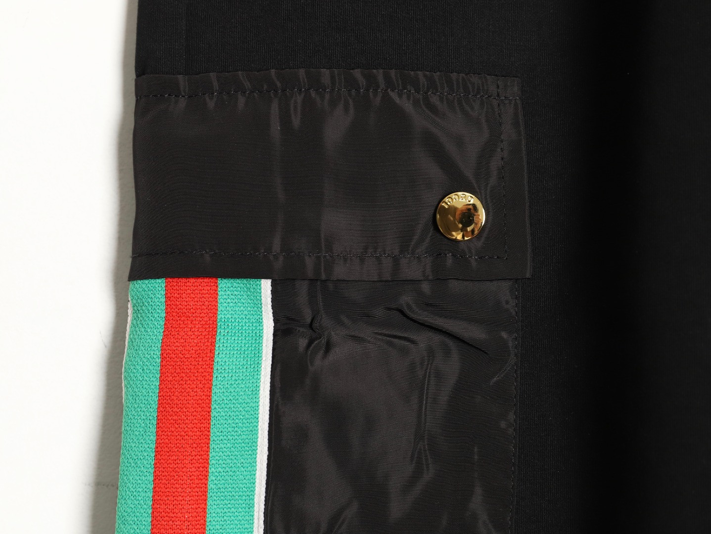 G*u*i shorts
