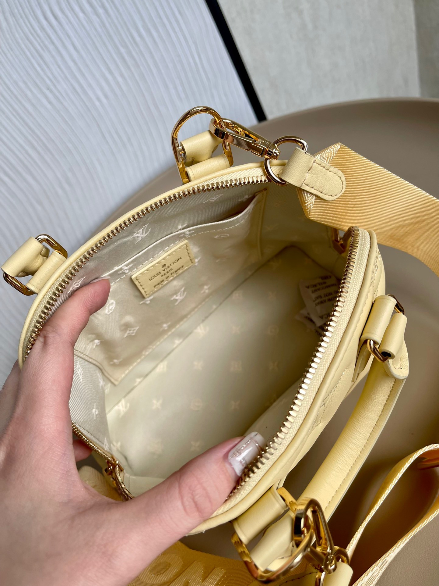 LV ALMA BB M59821