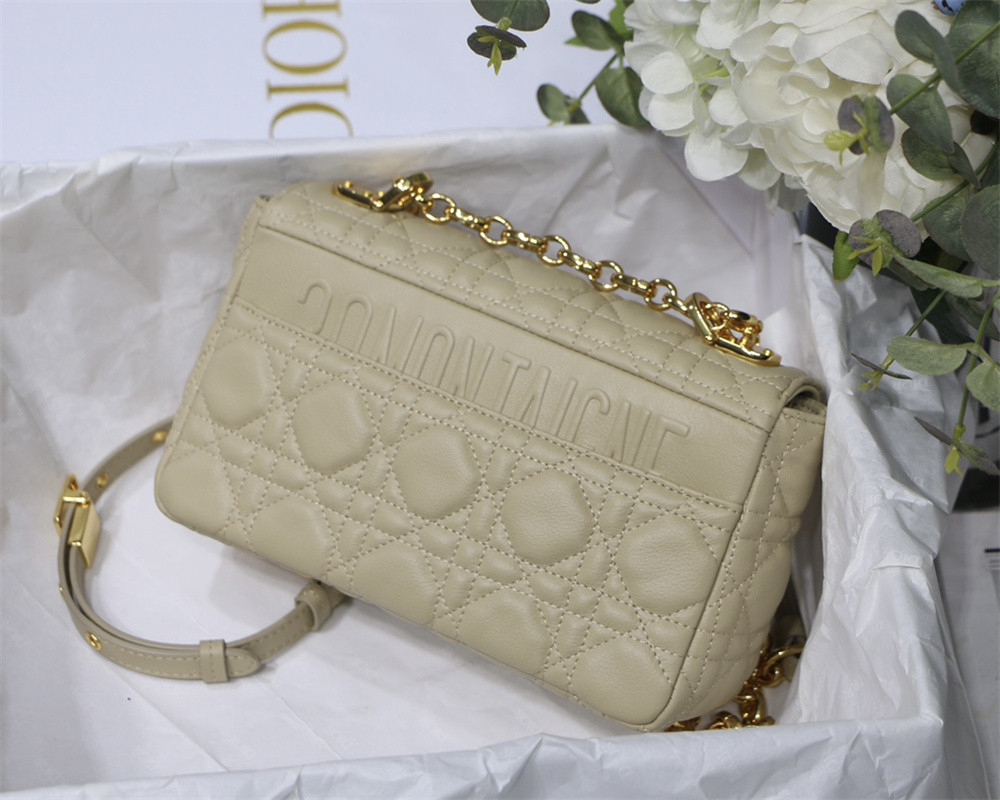 small d*or caro bag beige S*pple cannage calfskin 20 x 12 x 7 cm