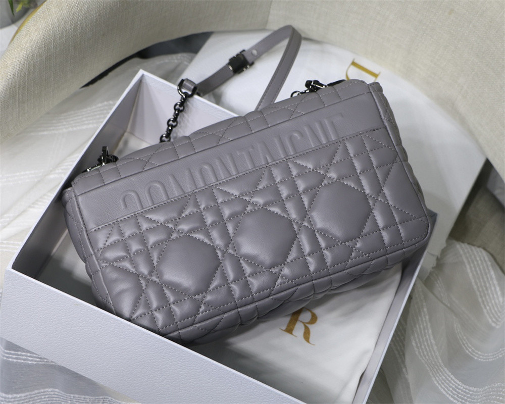 large d*or caro bag stone gray S*pple cannage calfskin with silver hardware 29 x 18 x 10 cm