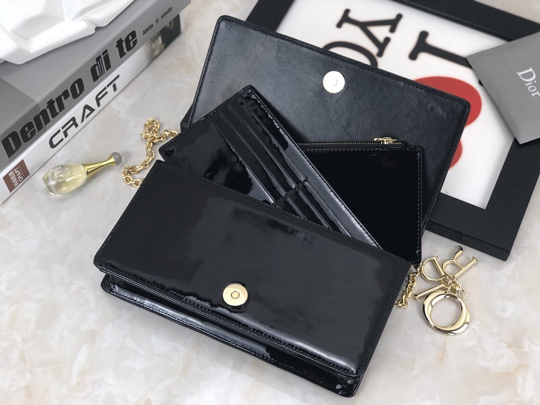 lady D*or pouch  black patent cannage calfskin 8.5 x 4.5 x 1 inches