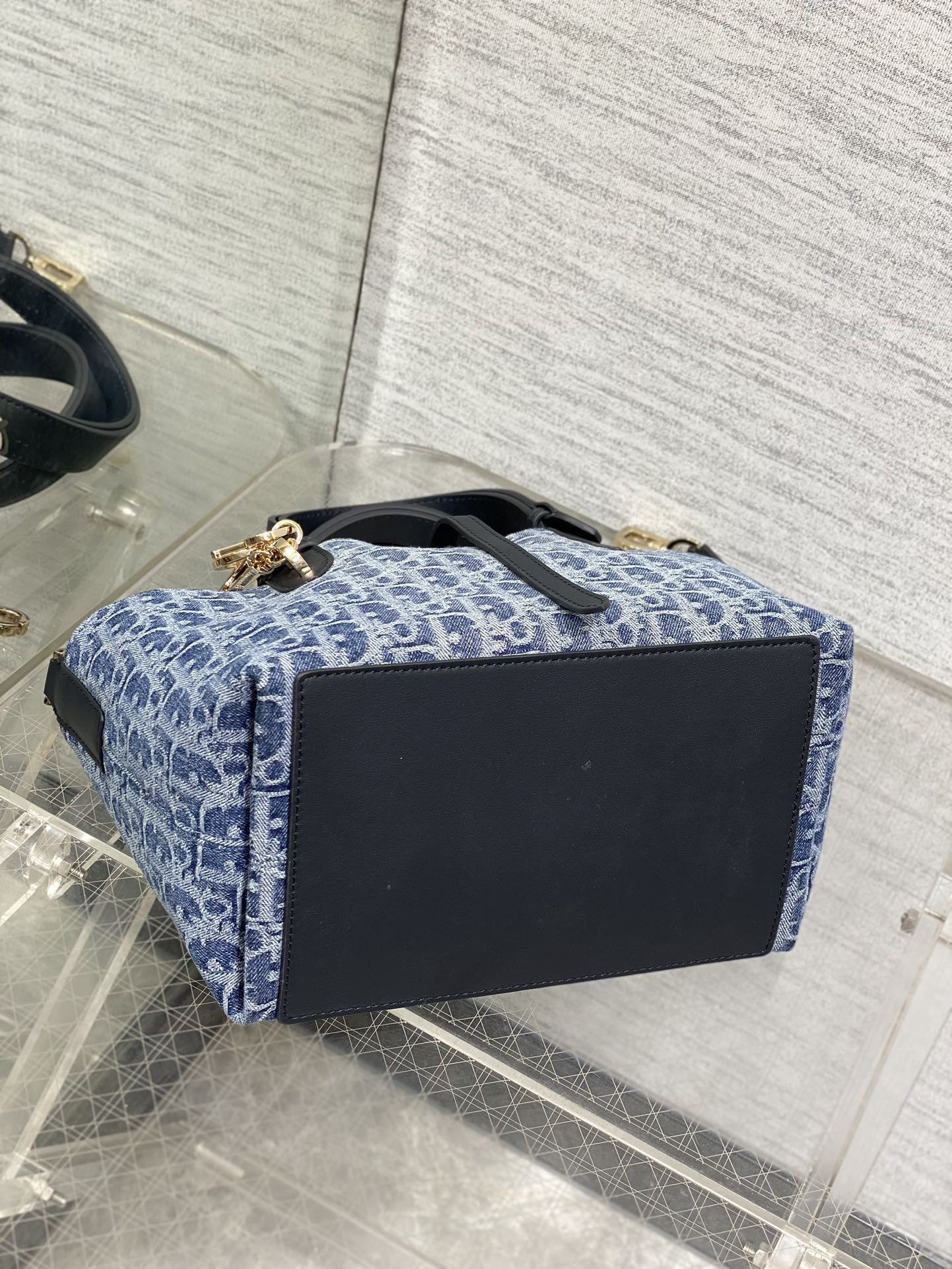 small d*or toujours bag  blue De*1m d*or oblique jacquard 23 x15 x15cm