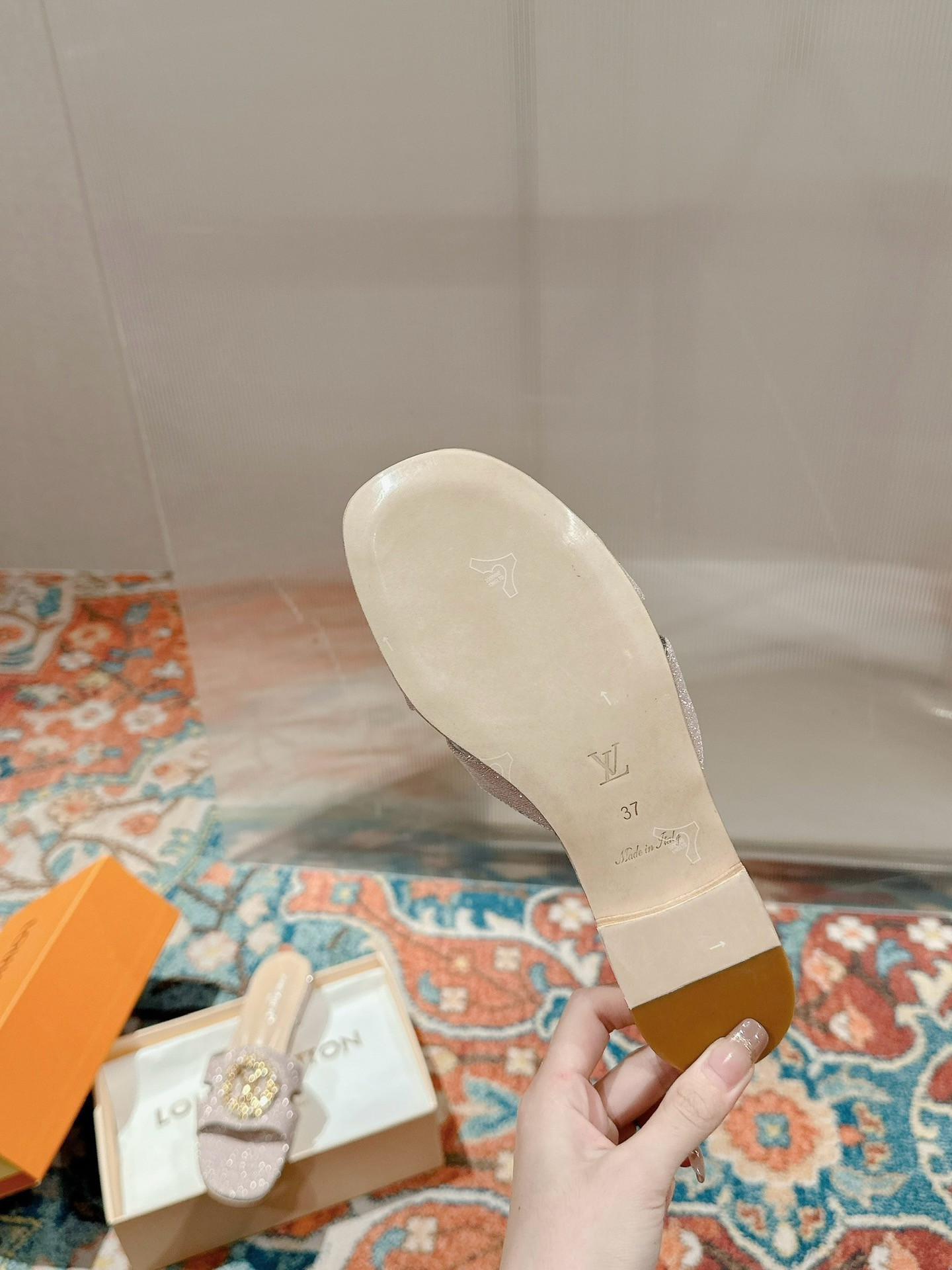 UA LV Flat Mule