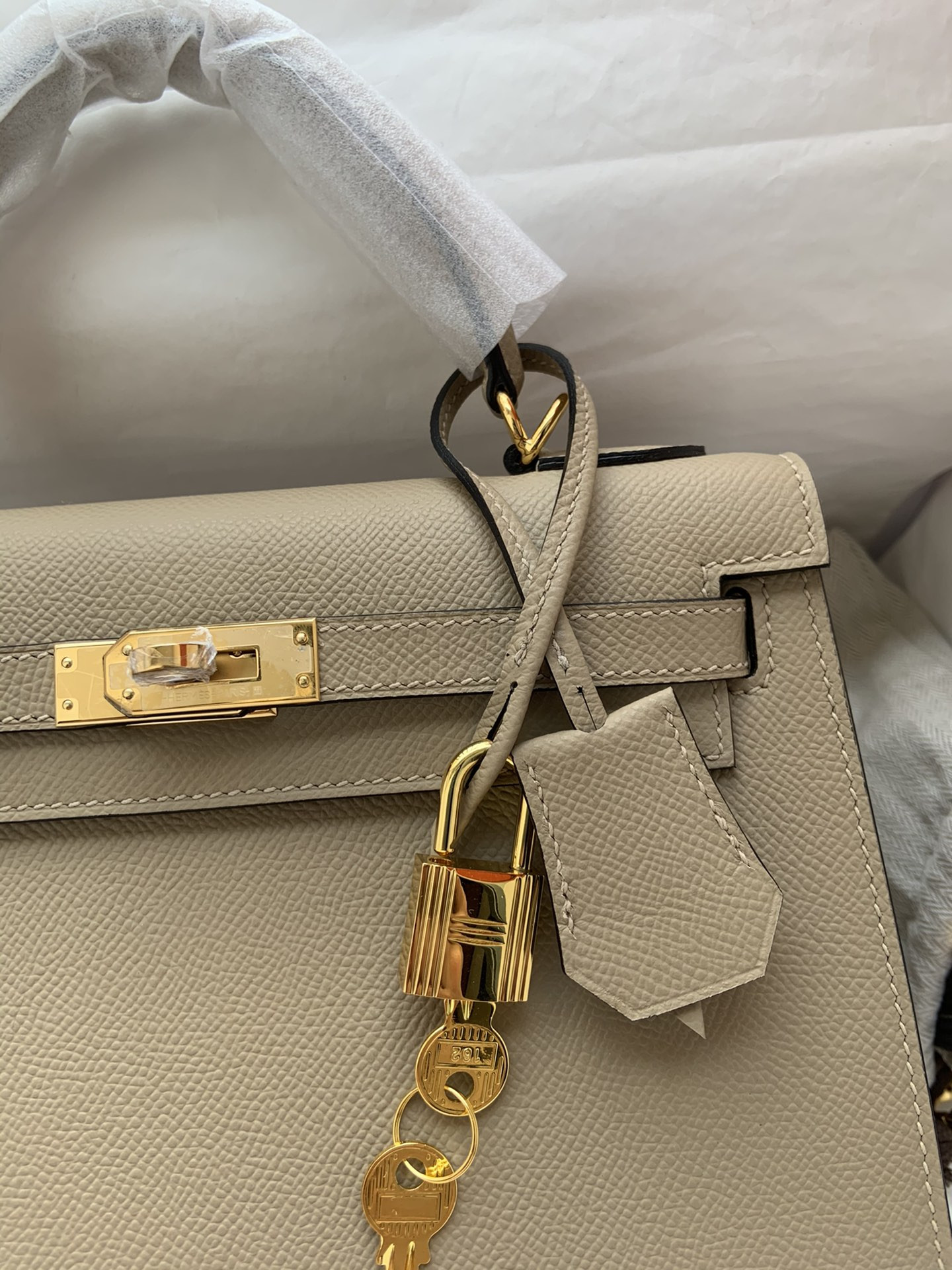 H**mes Kelly Gold-tone Hardware 25 28
