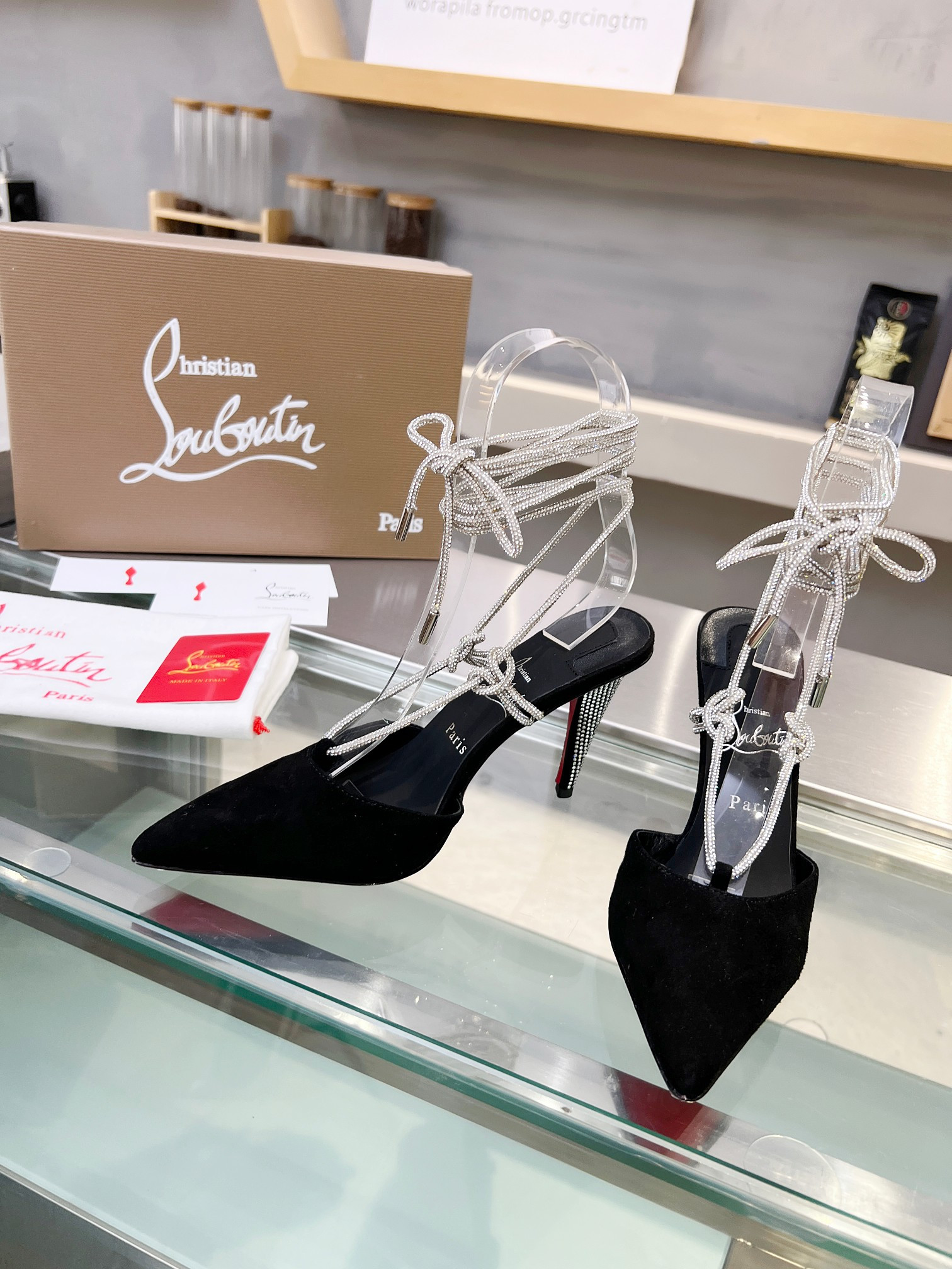 ua ch**an louboutin cl red-botT0m shoes