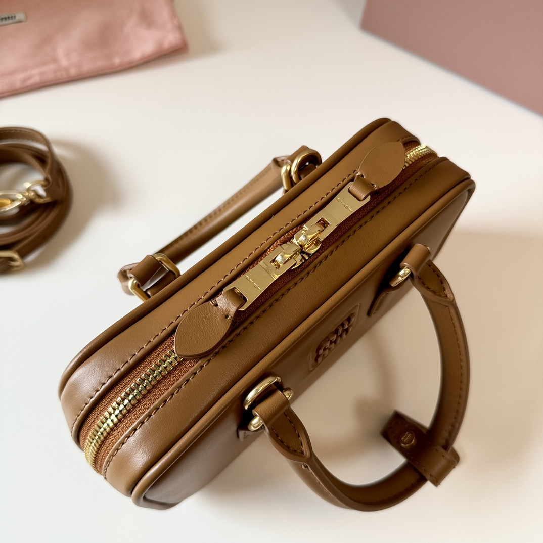 M1v M1v arcadie leather mini-bag 19x10x5cm