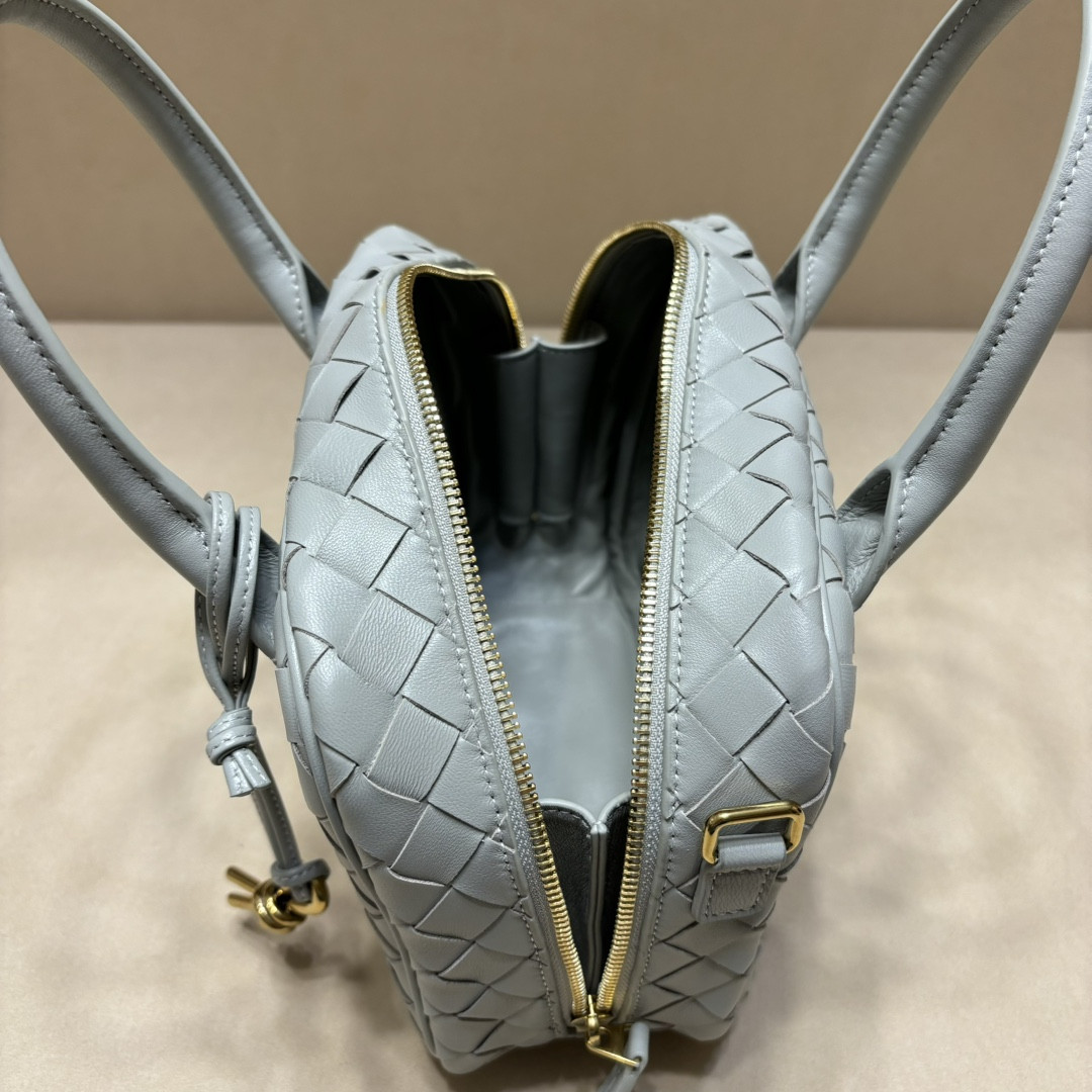 bo*te*ga Ve*ne*ta small getaway 23.5x17.5x9cm