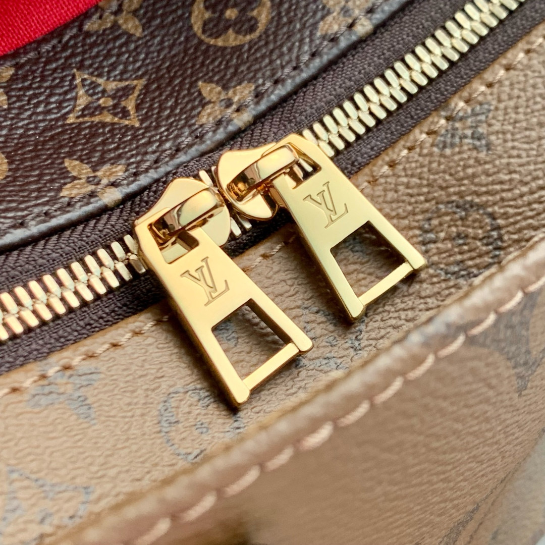 LV On the Go EW Chain M14236 25x13x10cm