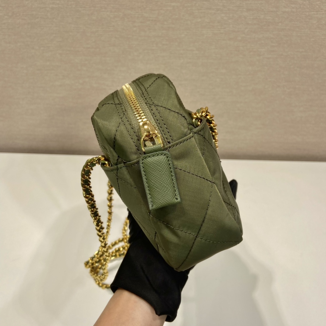 Pra*a 1bd632 vintage bag-19*14*6cm