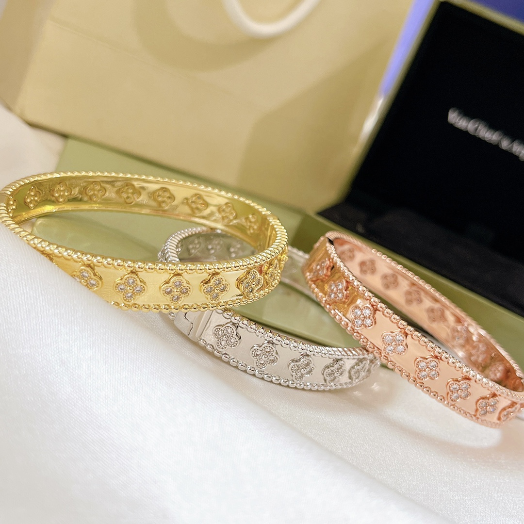 VCA Bracelet