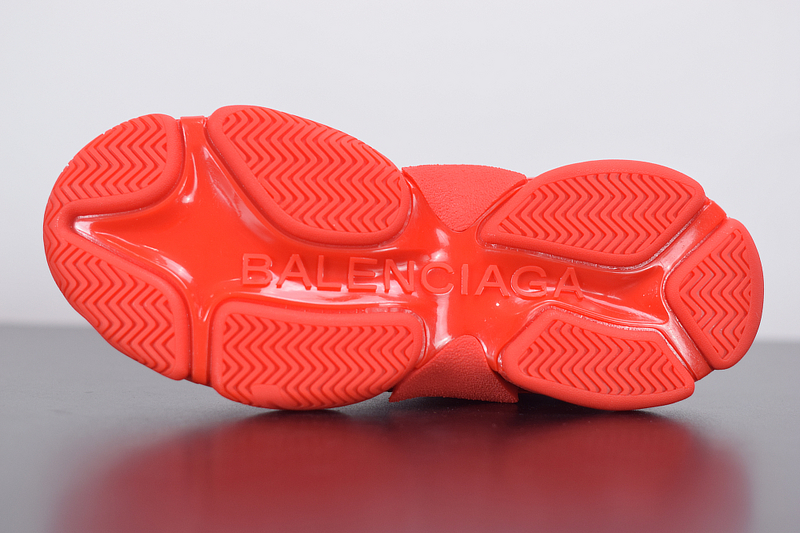 Ba*len*cia*ga triple s