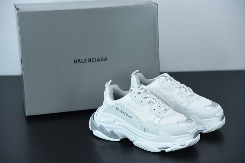 Ba*len*cia*ga triple s