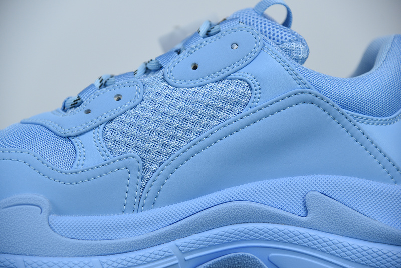 Ba*len*cia*ga triple s