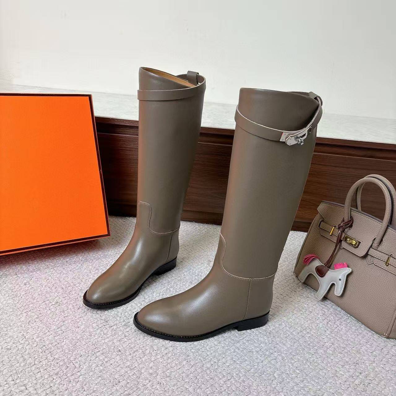 H**me5 boots