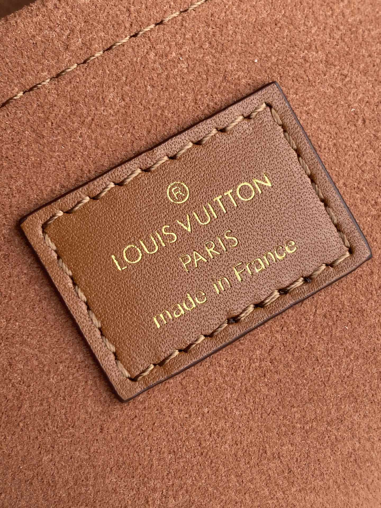 l0*is V*t0n locky bb bag -21* 17.0*8cm