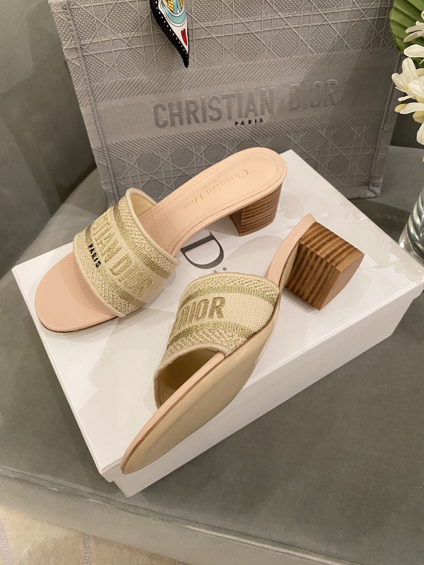 D*or slippers