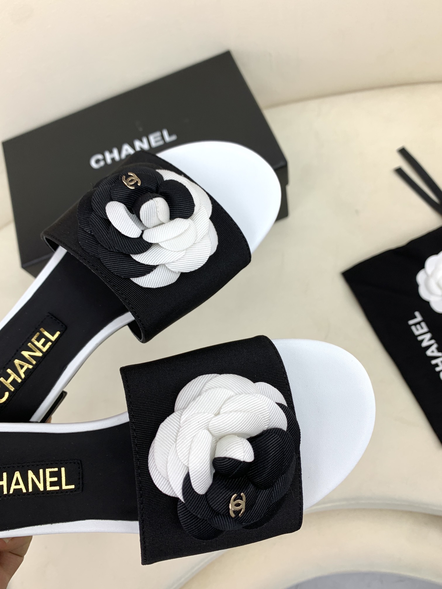 CHANLE Heels