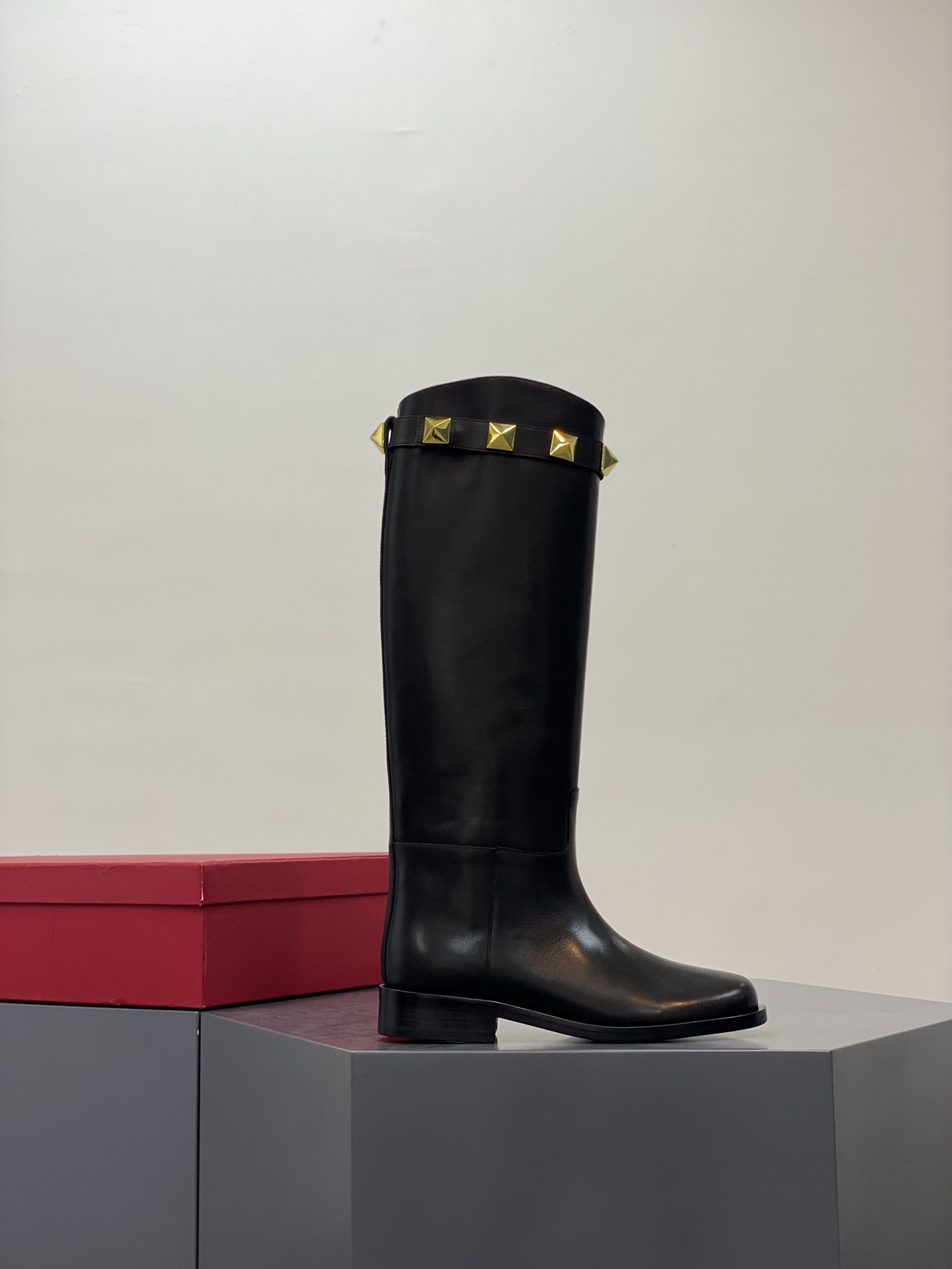 Va1e*ntin0 boots