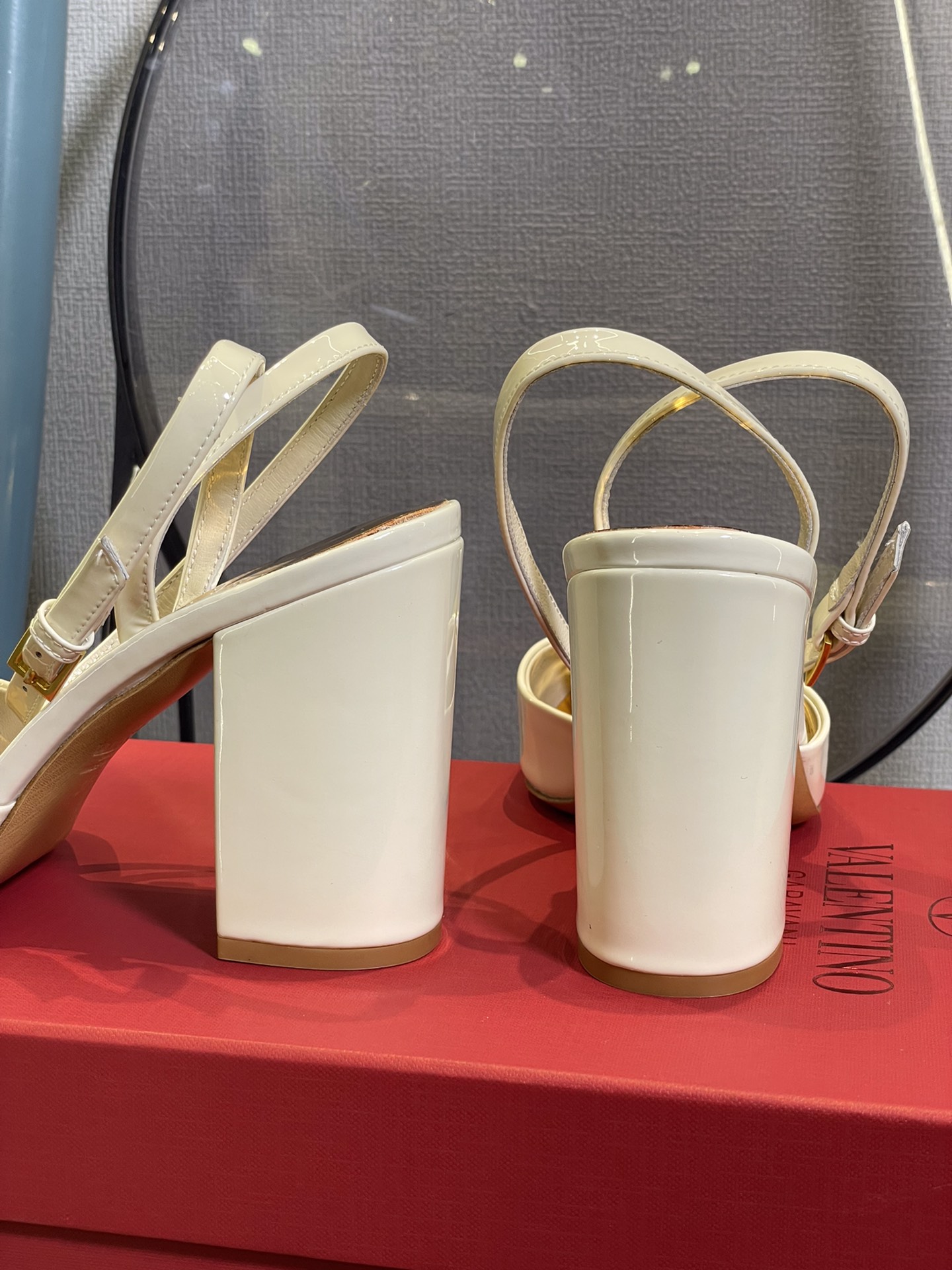 Va1e*ntin0 2022ss heels