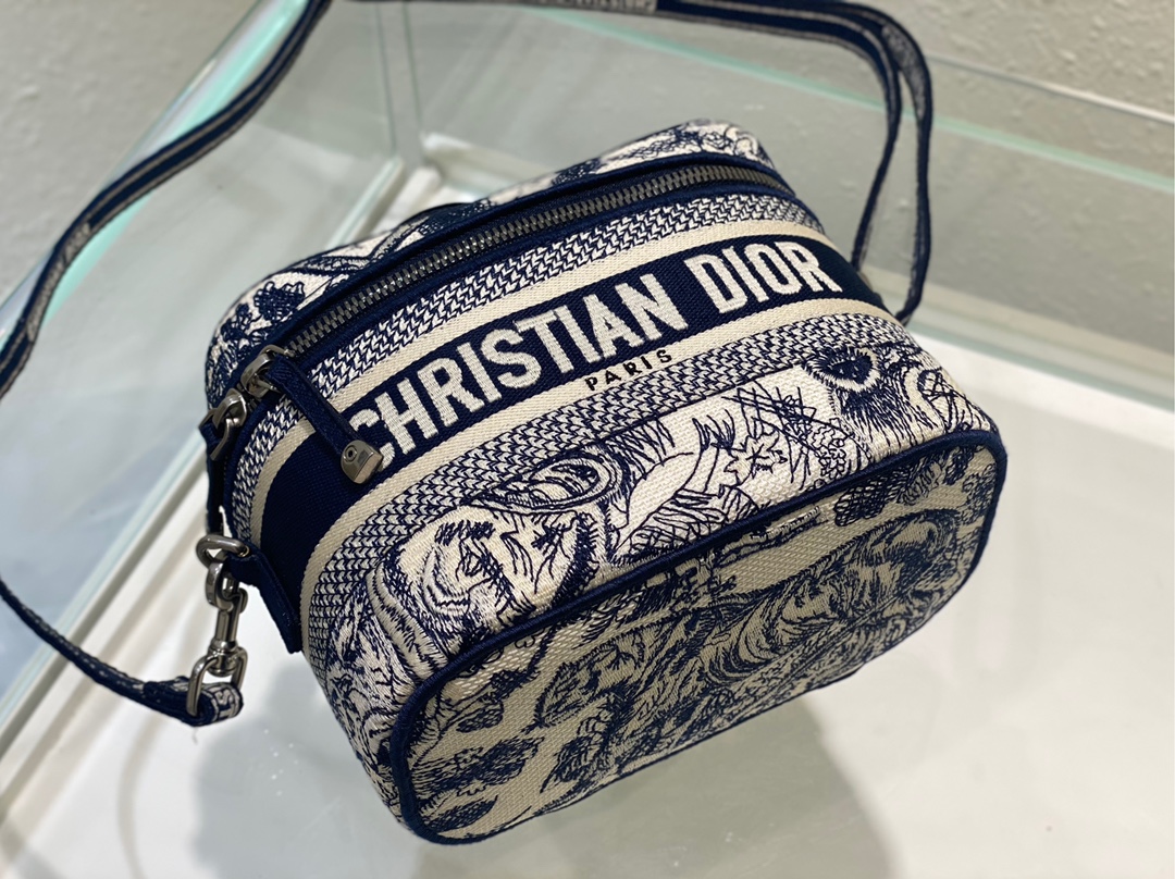 D*or cosmetic bag-18*.5*13*10.5cm