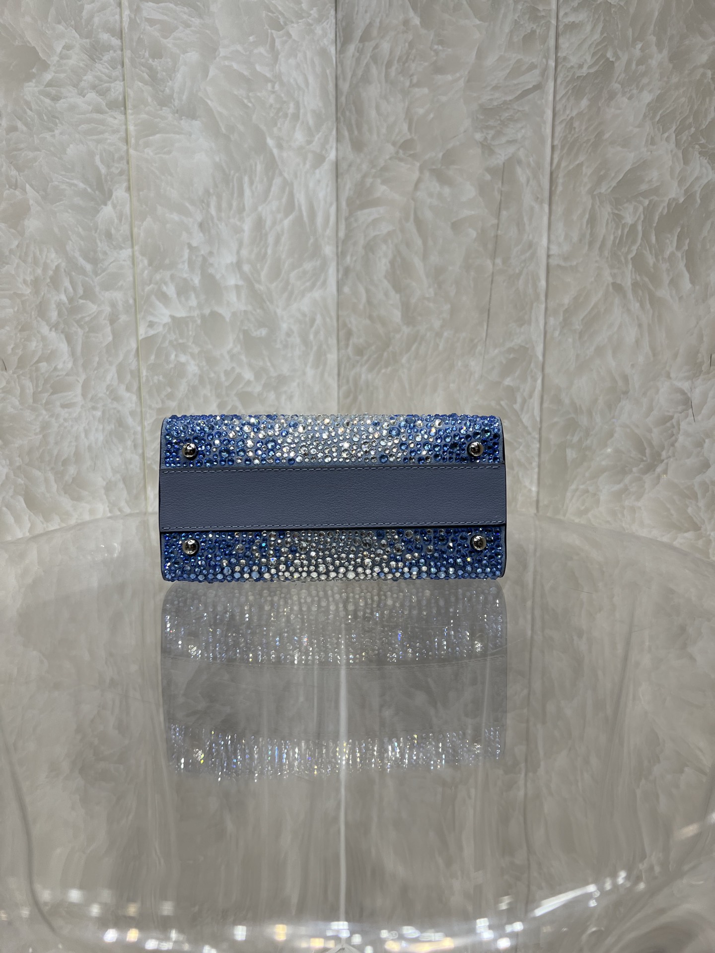 Va1e*ntin0 vlogo signature chain bag-19*13*9cm