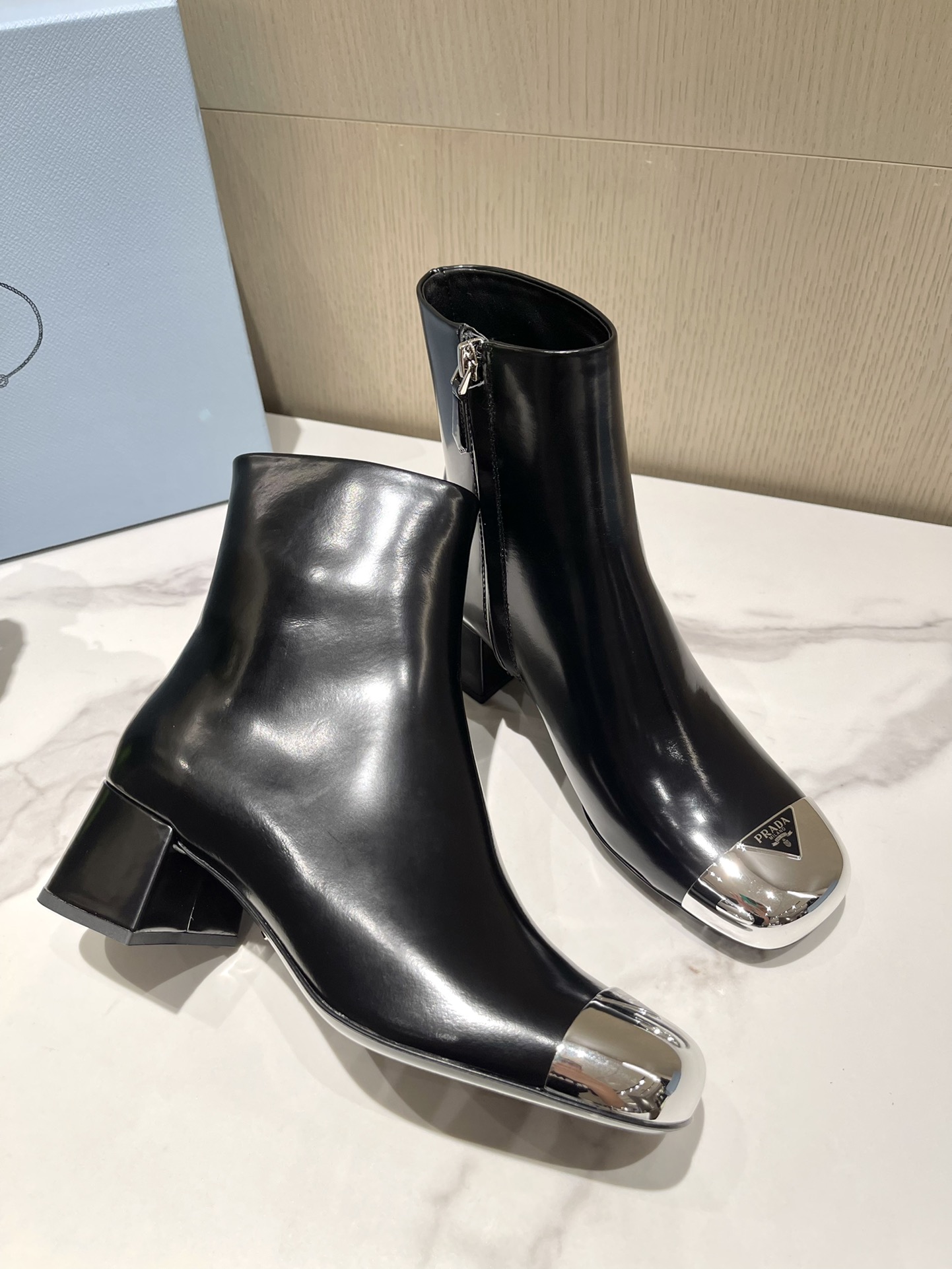 Pra*a loafers 2022ss