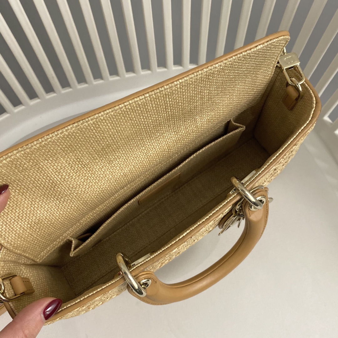 D*or lady bag-26 x 13.5 x 5cm