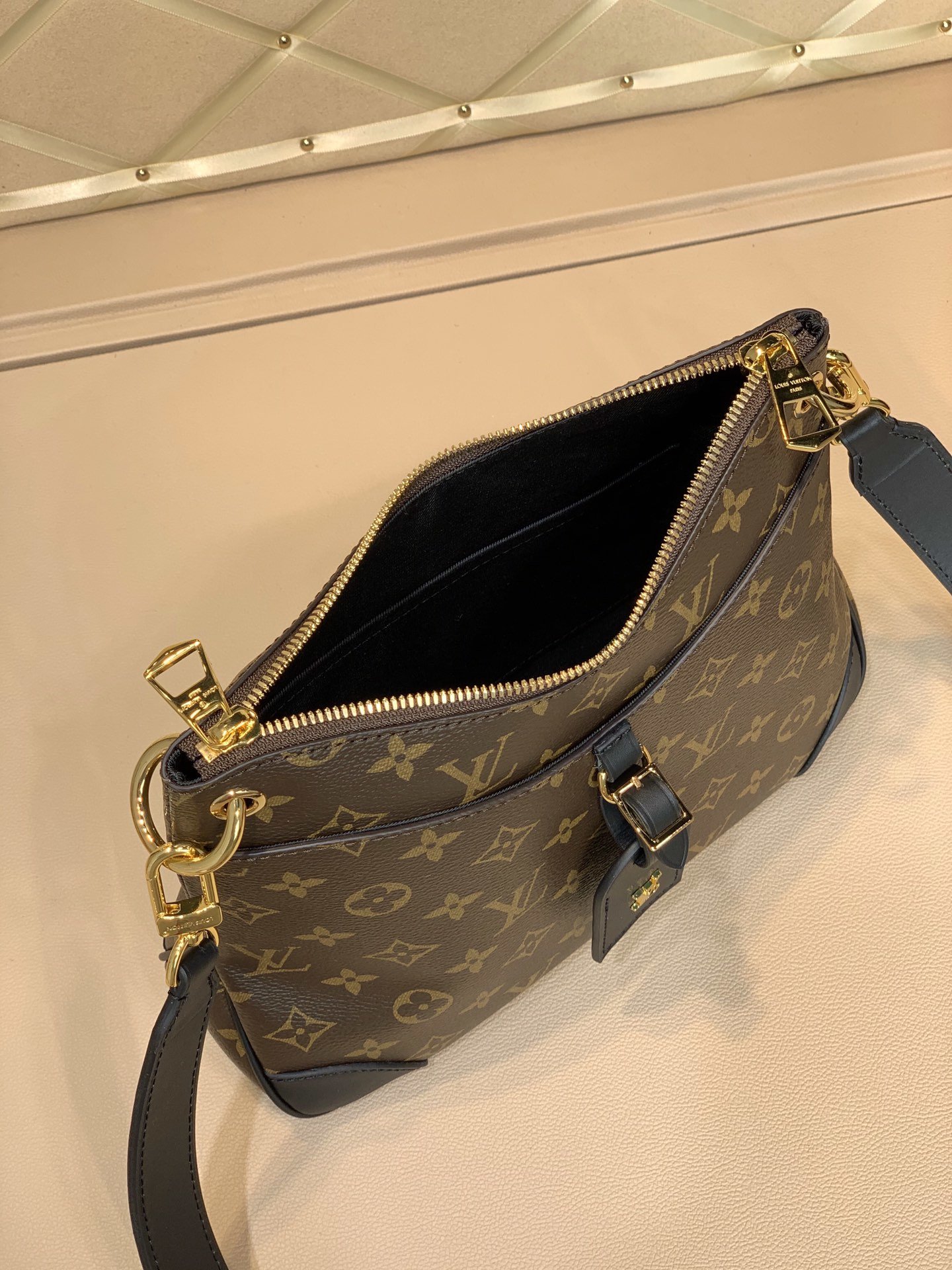 l0*is V*t0n odeon medium handbags- m45355