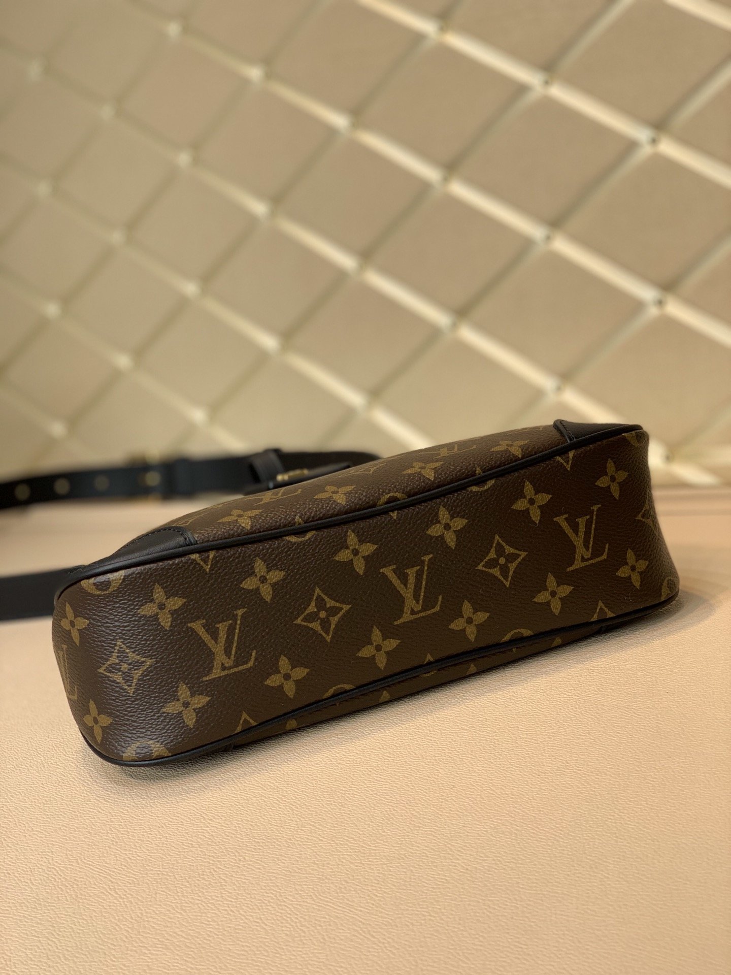l0*is V*t0n odeon medium handbags- m45355