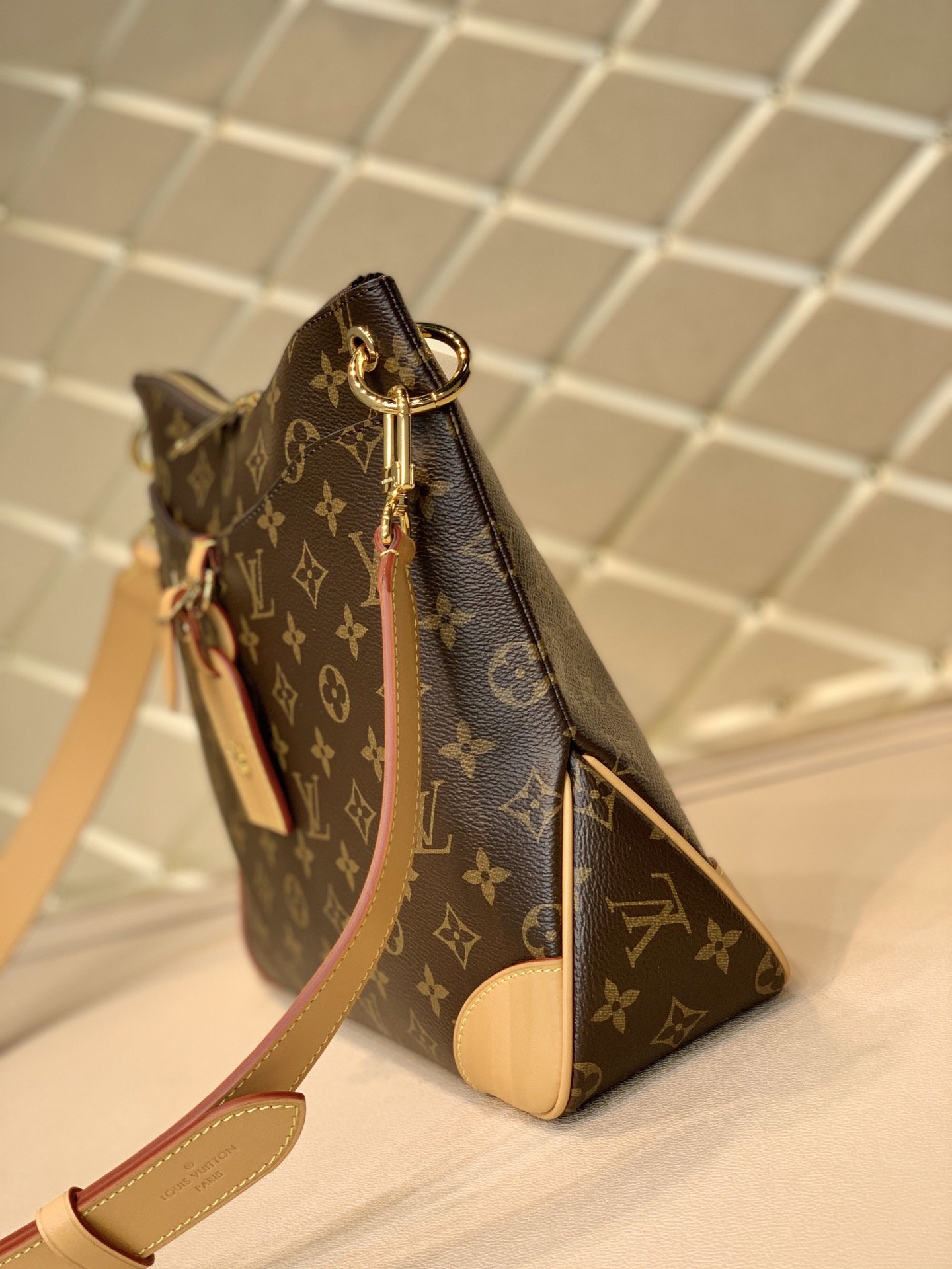 l0*is V*t0n odeon medium handbags- m45355