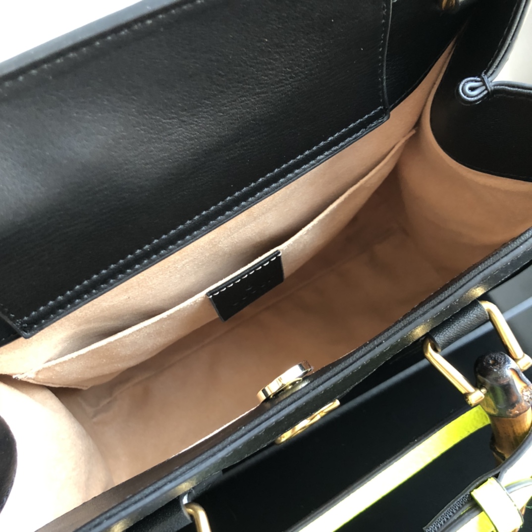 G*u*i diana top handbags