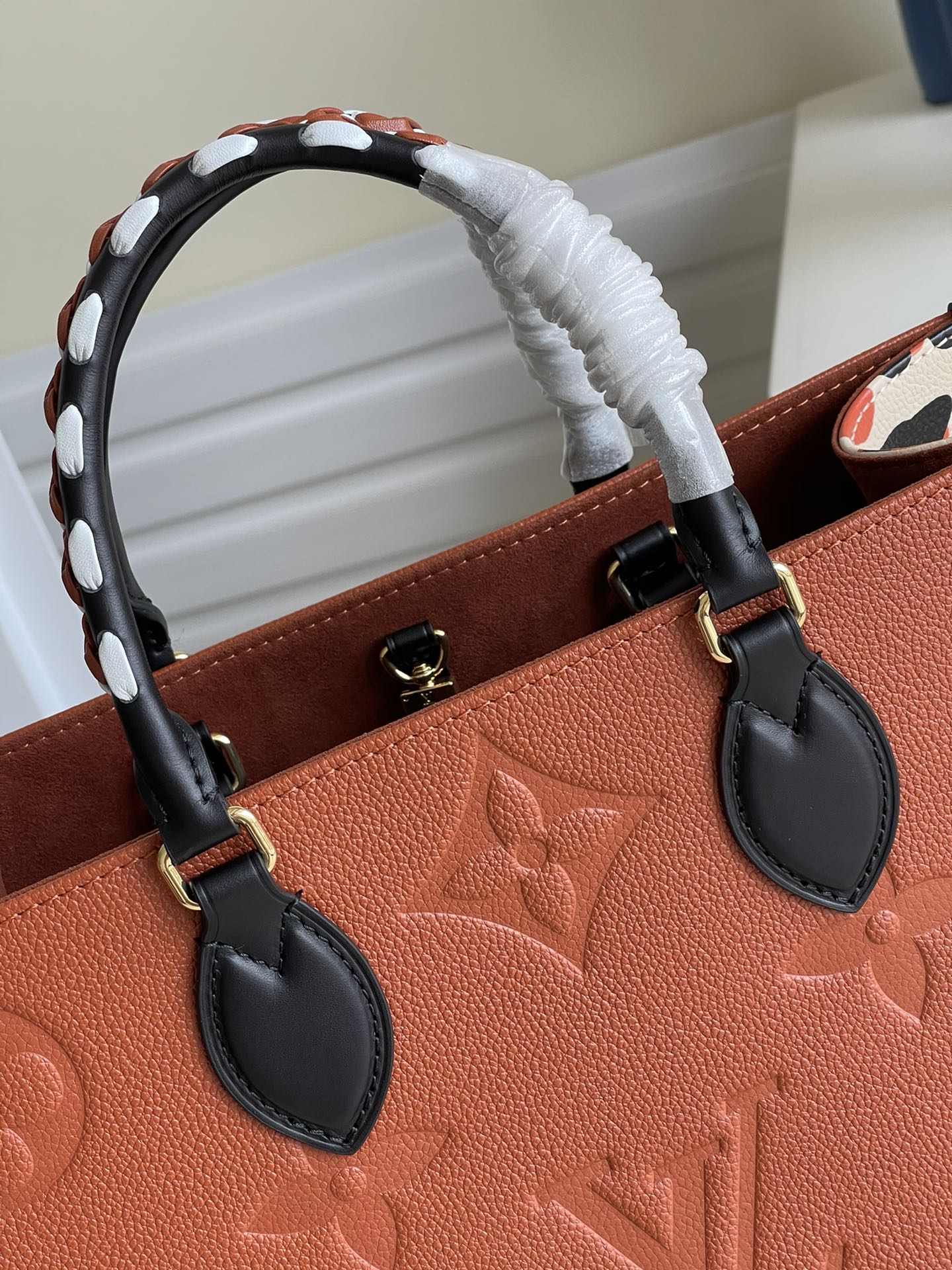 l0*is V*t0n small onthego handbag-35*28*15cm
