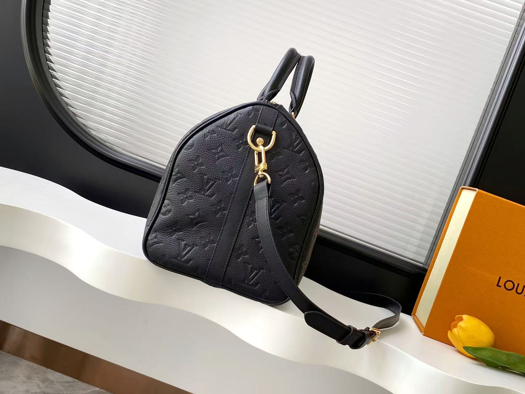 l0vis Vvtt0n speedy soft 30 bag -21 x 17 x 30cm