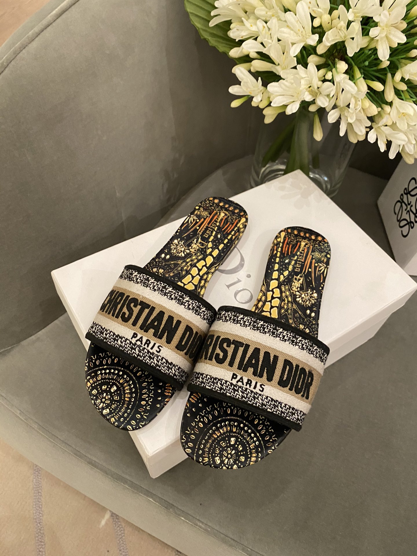 D*or slippers