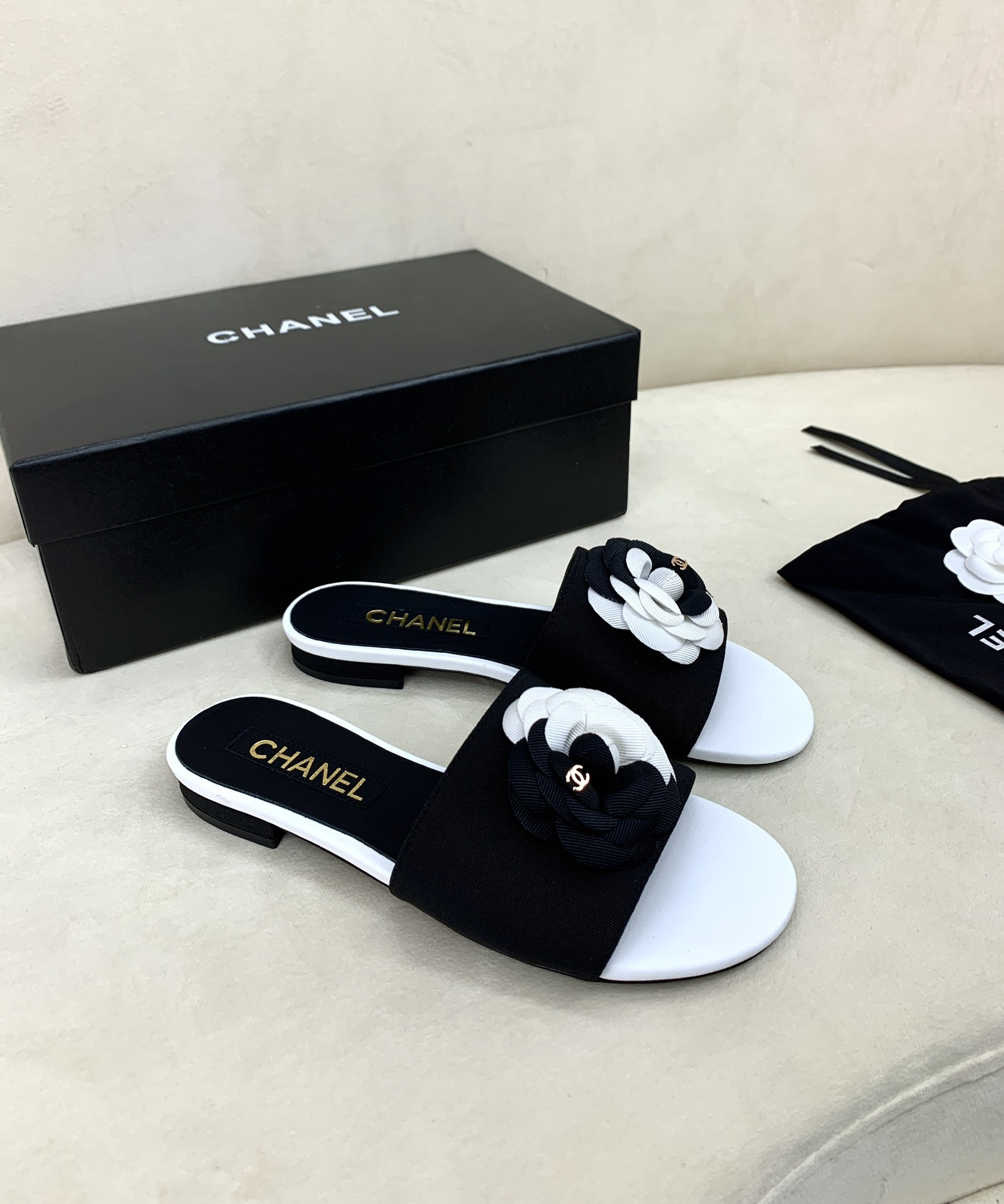CHANLE Heels