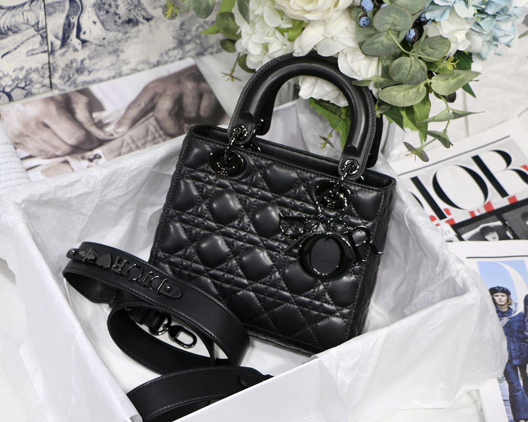 lady D*or bag-black hardware-20*16.5*8cm
