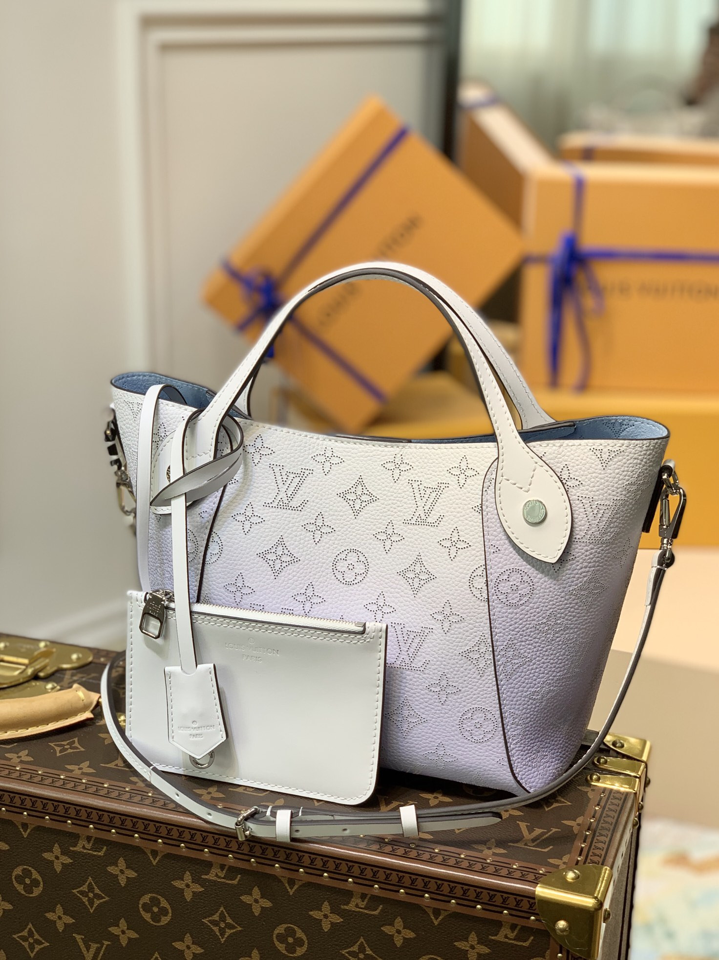 l0*is V*t0n hina handbags-34*19*13cm