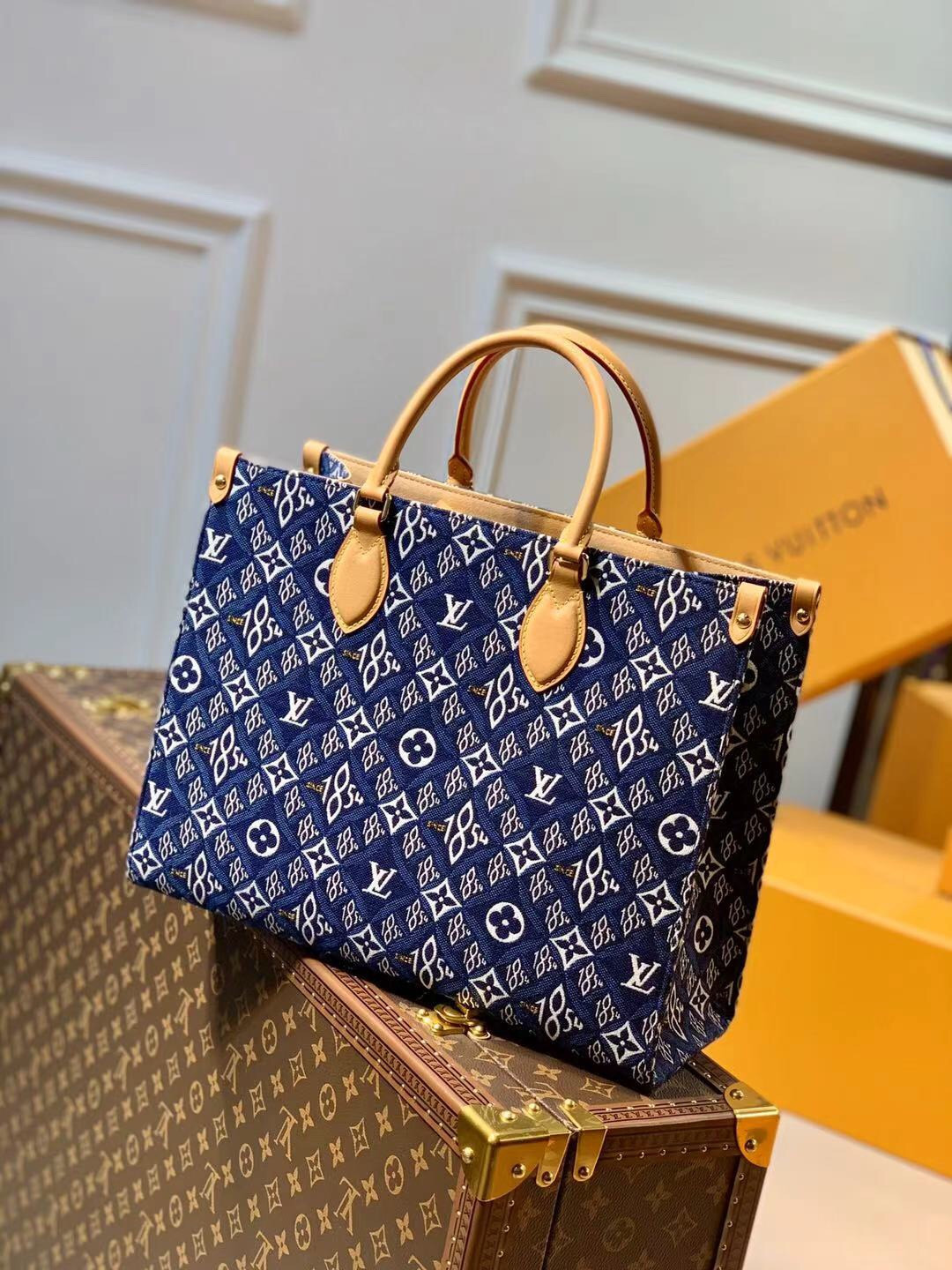 l0*is V*t0n small onthego handbag-35*28*15cm