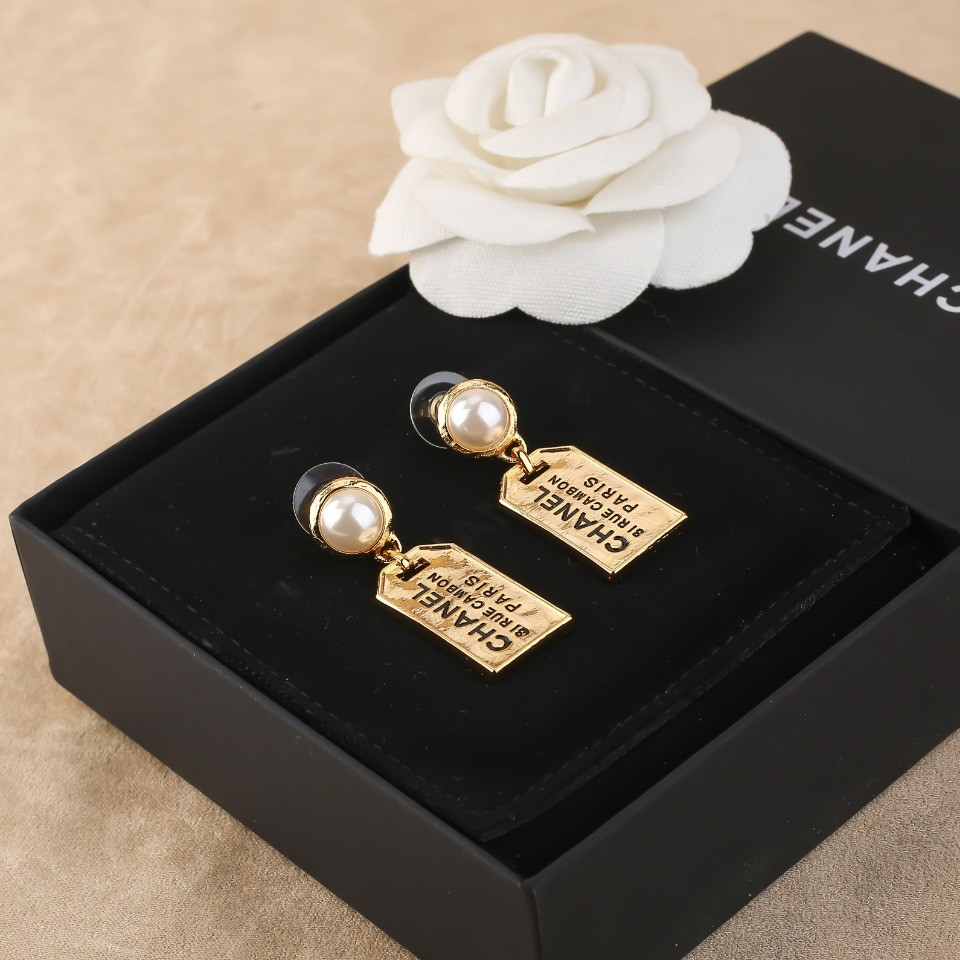 Ch@nel Earring