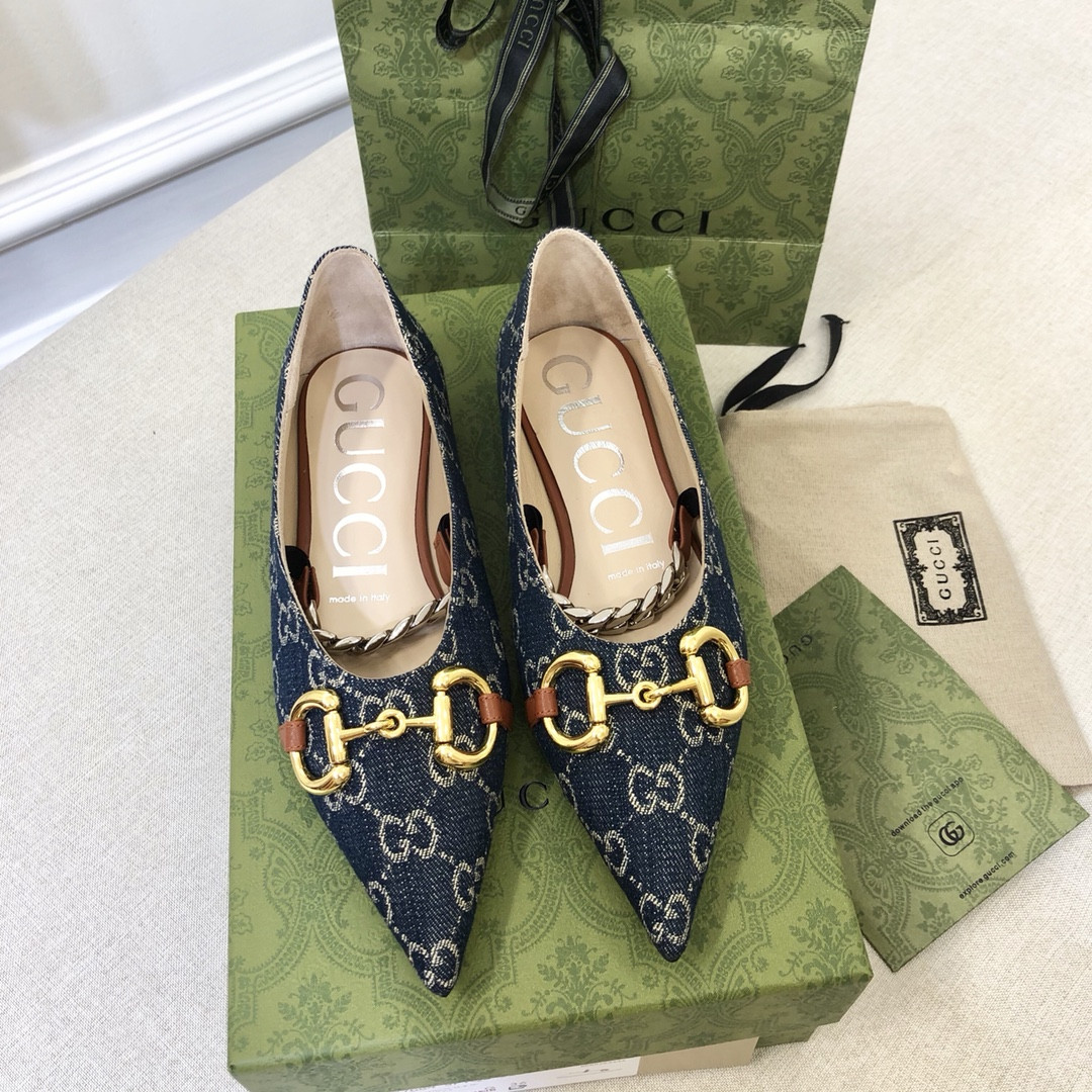 G*u*i flap shoes