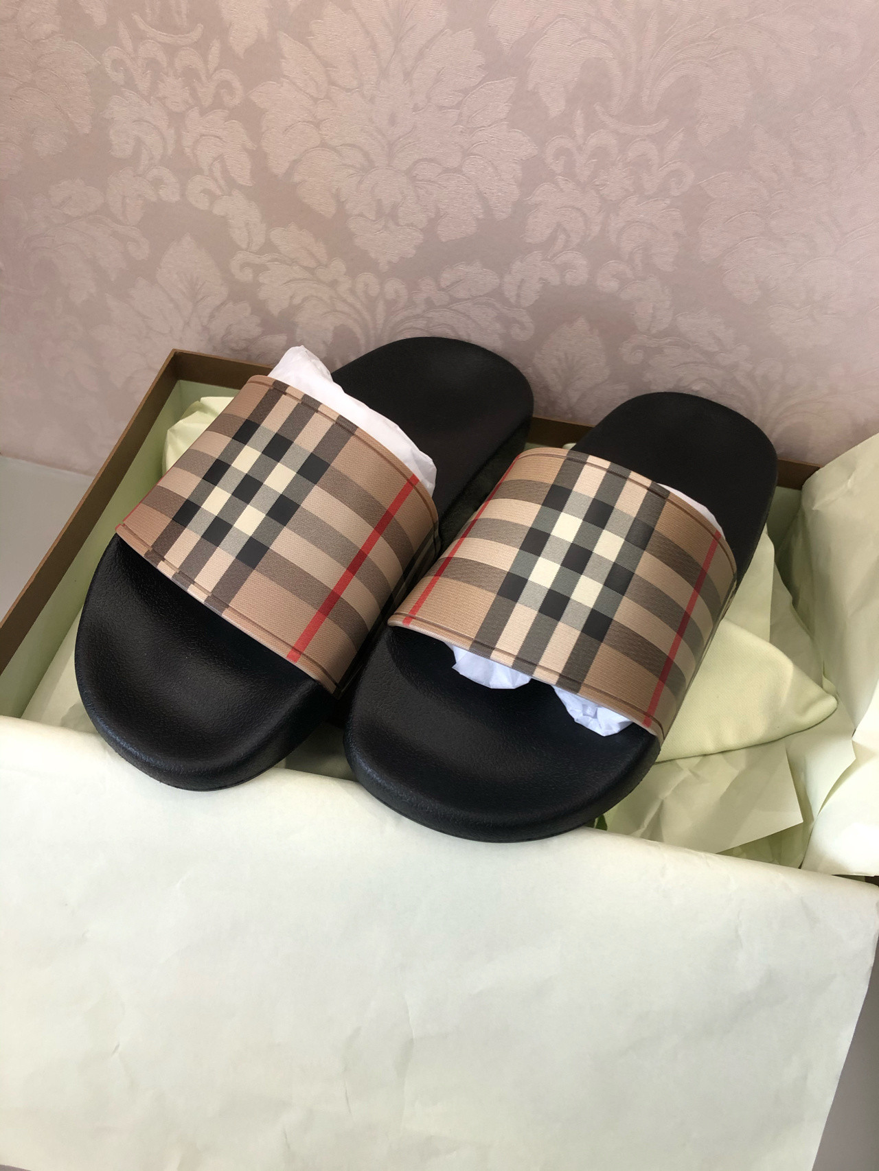 B**rry sandals