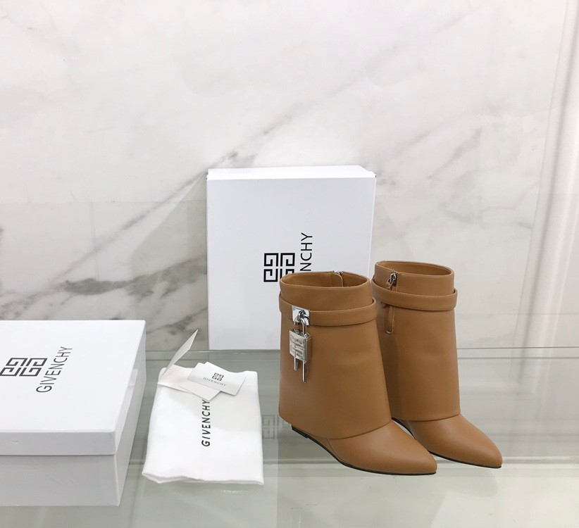 G1uenchy boots(eu35-42)